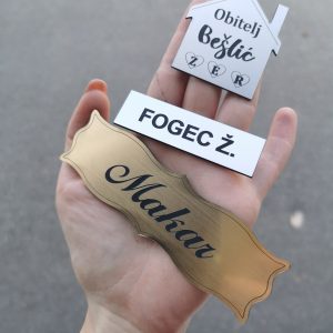 Natpisna pločica za vrata